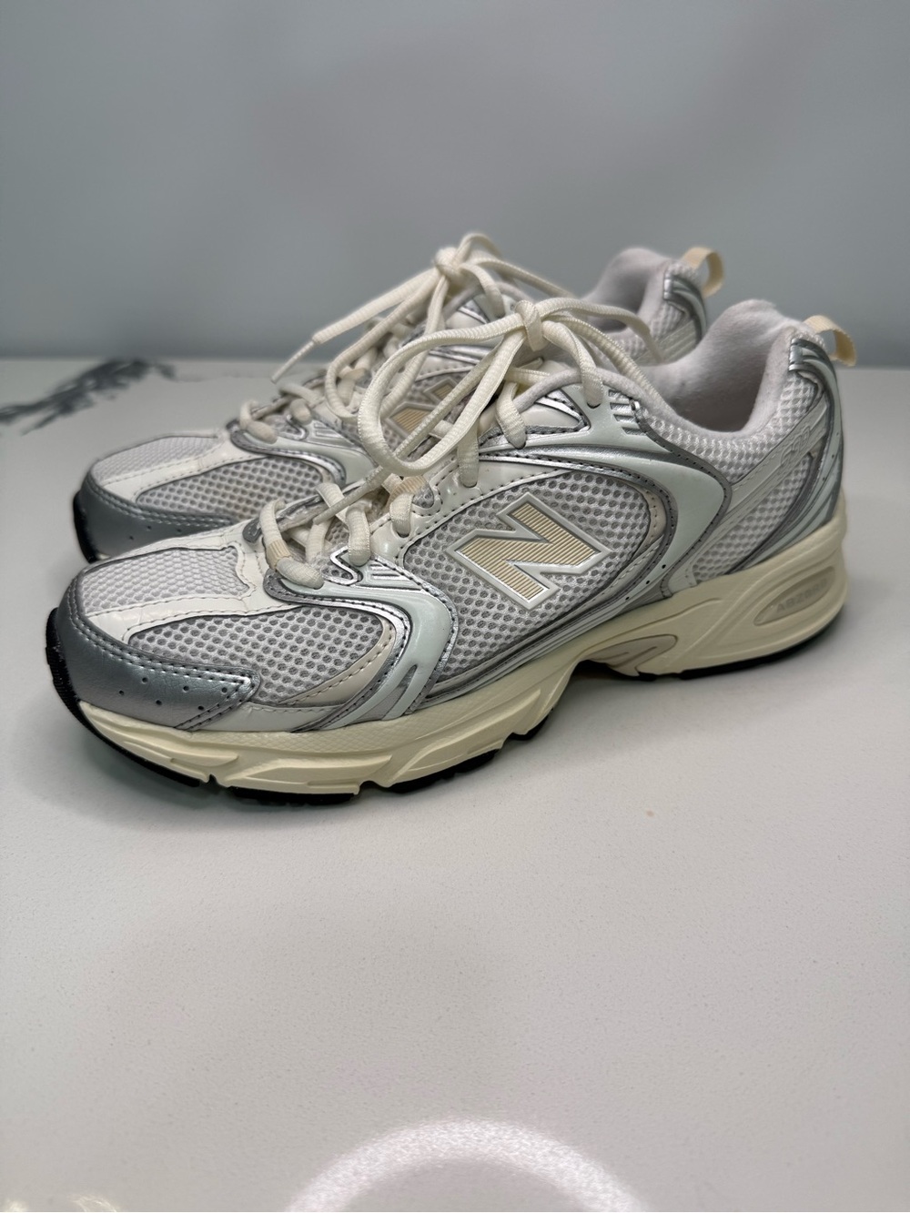 New Balance 530 Athletic Shoe - Silver Metallic / Linen Men’s 6 or Women’s 7.5